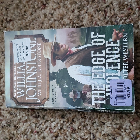 Three William Johnstone books, used. - Picture 4 of 4